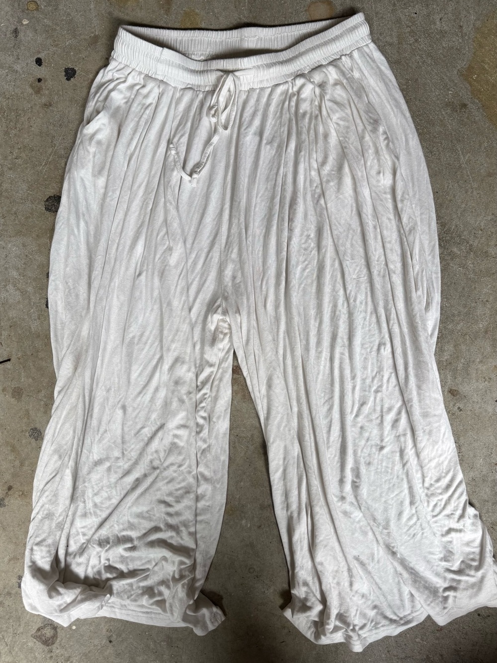 Vivid White Wide-Leg Flowy Lounge Pants